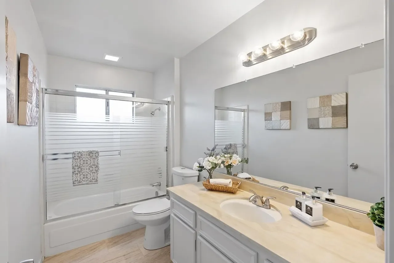 6672 Hampton Dr 030.webp