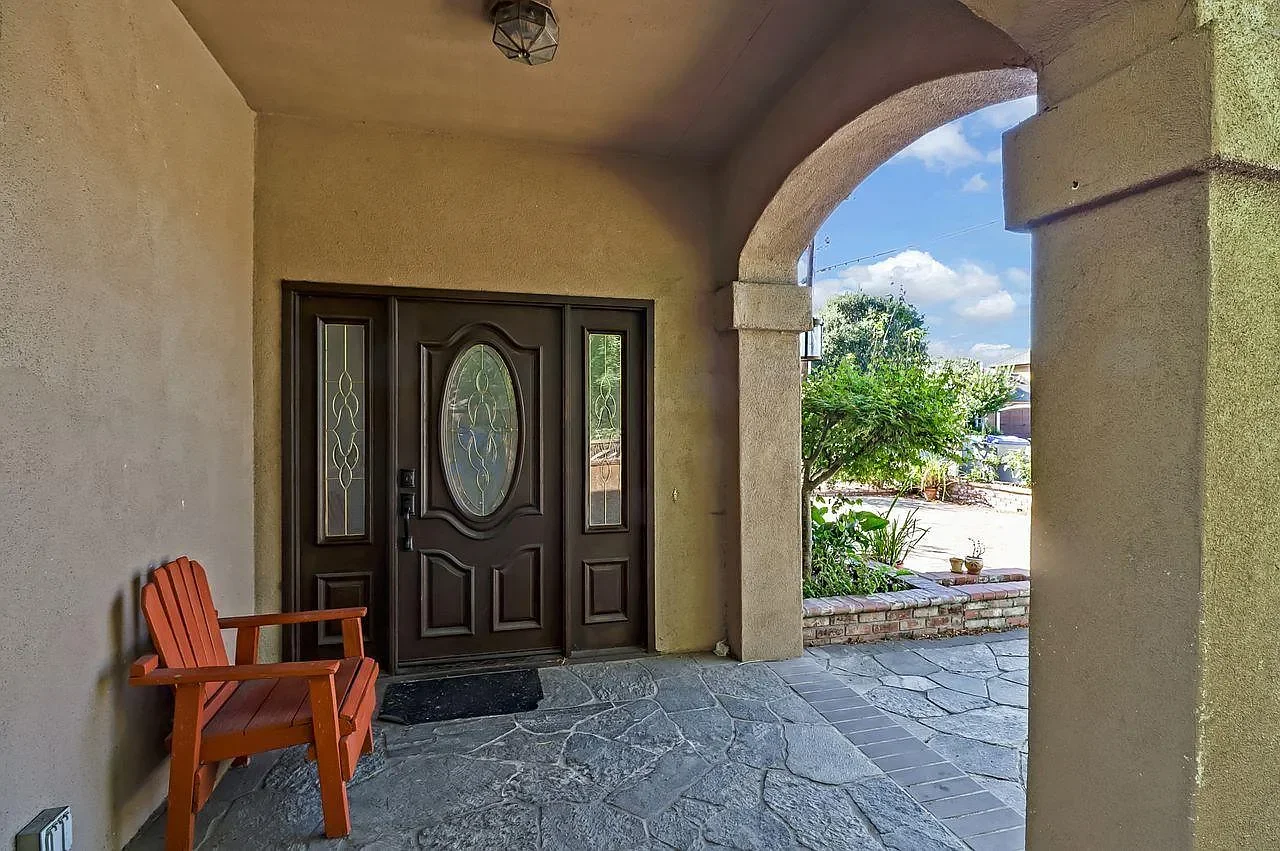 1223 Rose Ave 005.webp