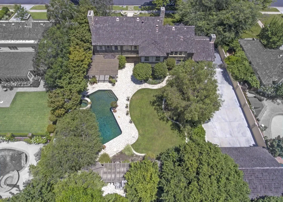 1351 Bedford Rd 003.webp