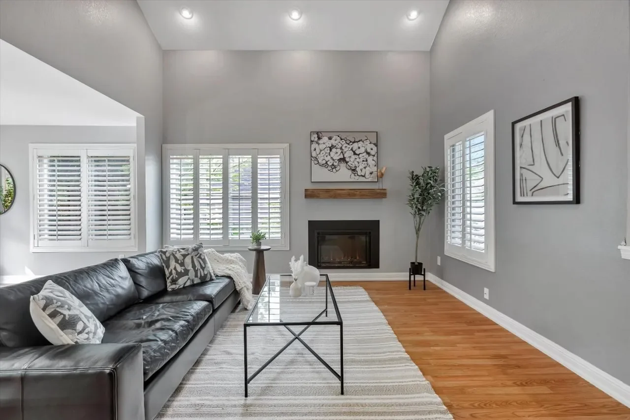 1704 Fountain Springs Cir 025.webp