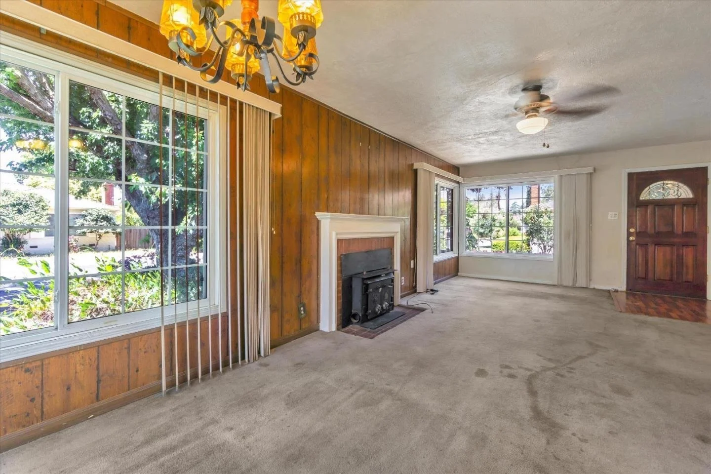 2070 Ricardo Dr 012.jpg