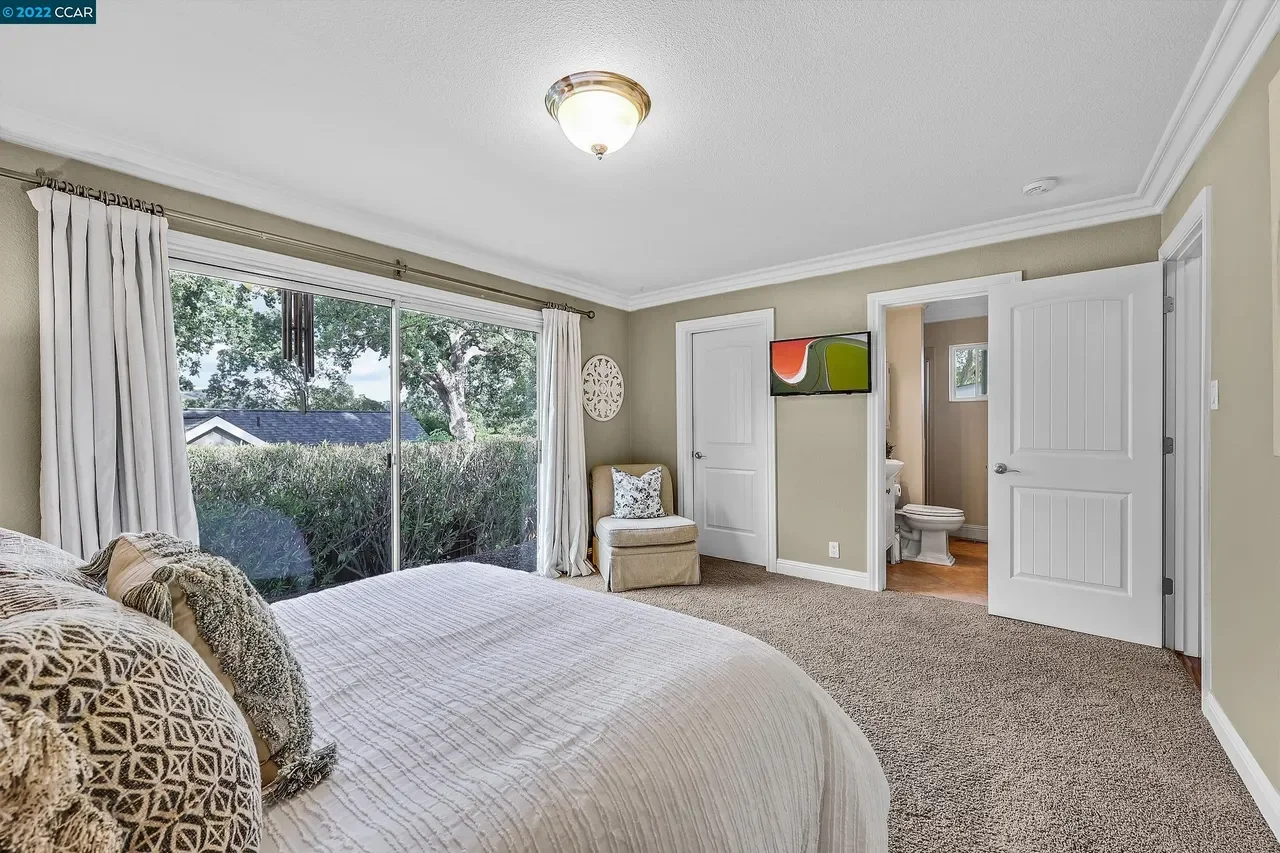 27 Nob Hill Dr 017.webp