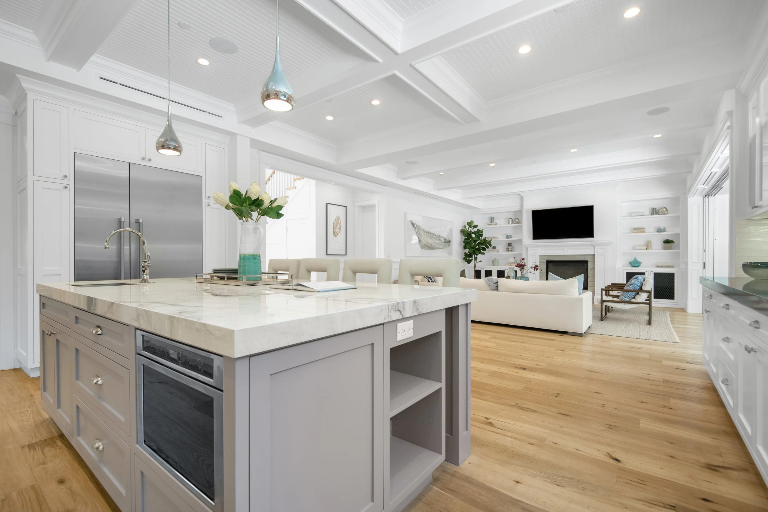 5111 Greenbush Ave kit 1.jpg