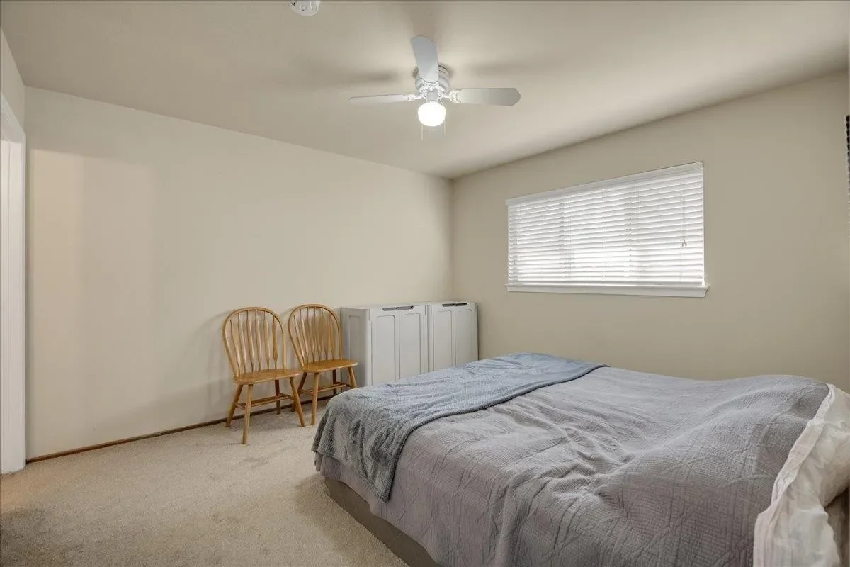 960 College Dr 005.webp