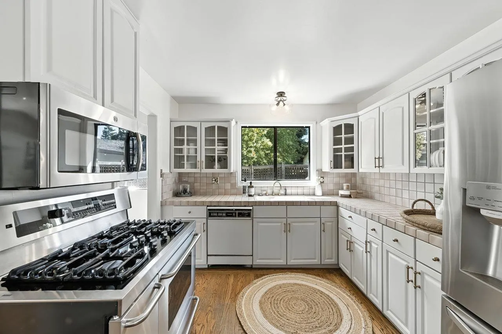 1422 W Selby Ln 017.png