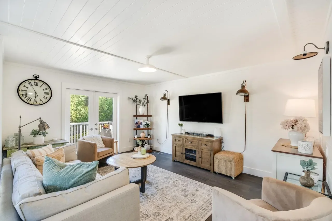 16466 Bonnie Ln 018.webp