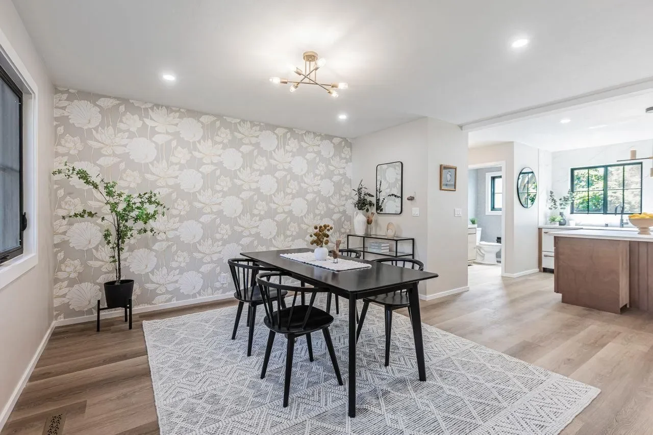 2556 Diericx Dr 022.webp