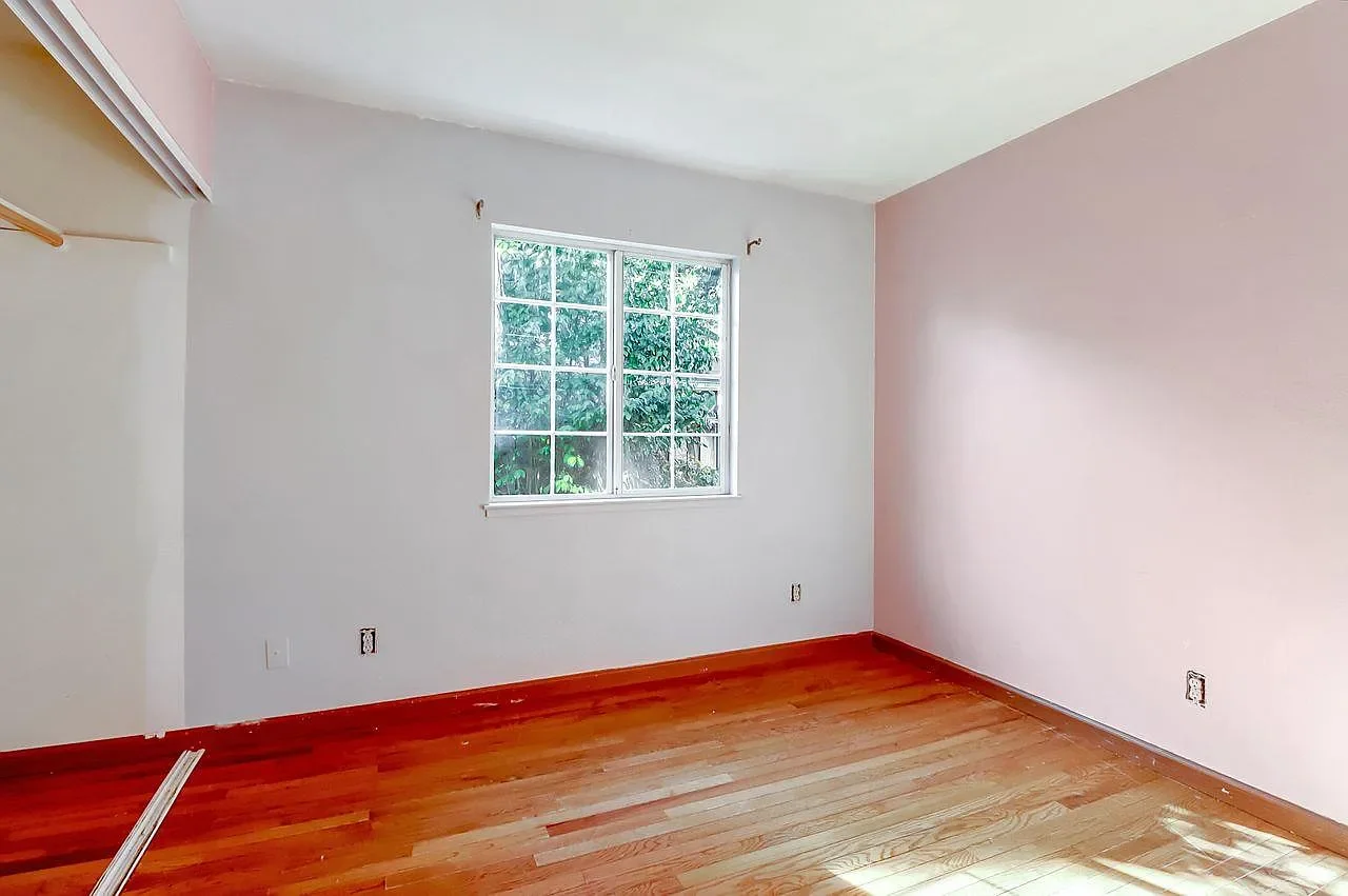 1223 Rose Ave 029.webp