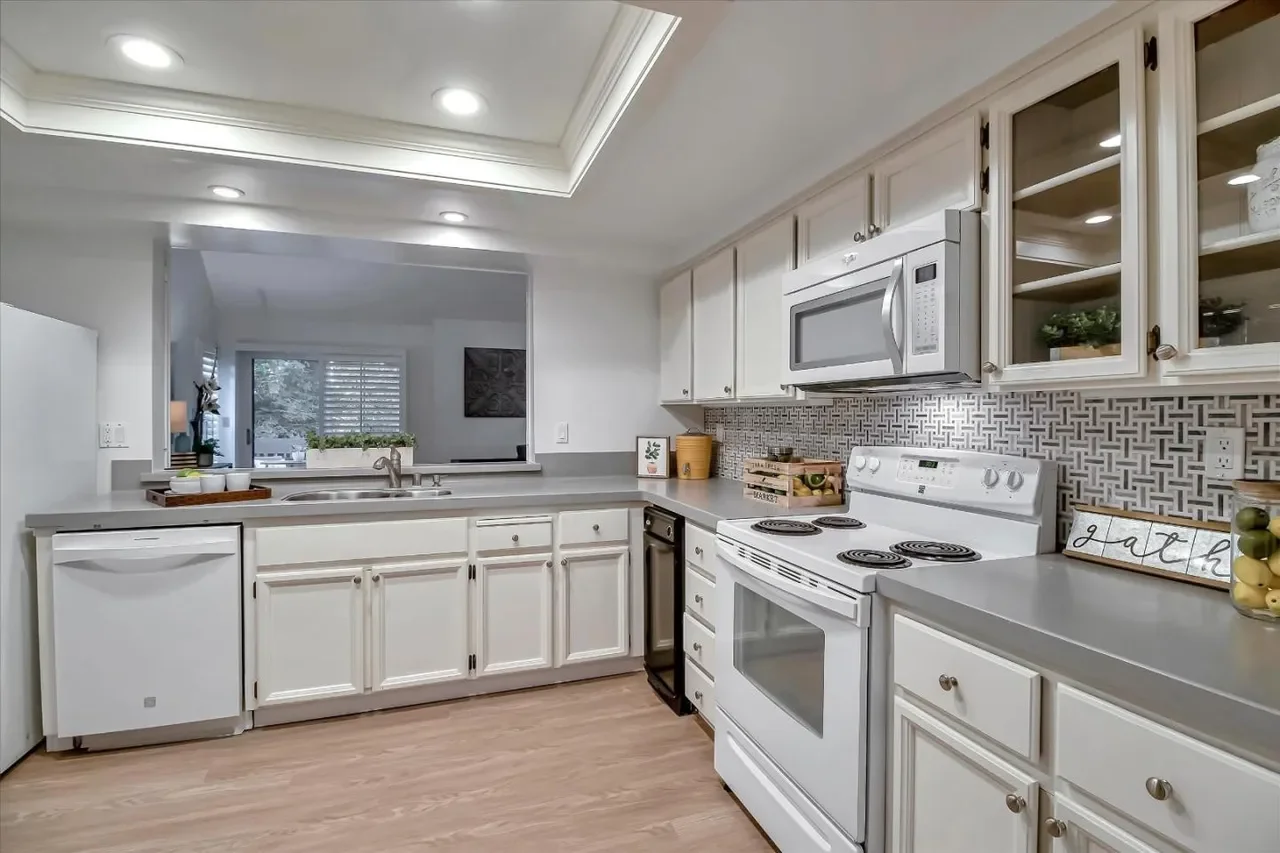 4108 Thain Way 006.webp