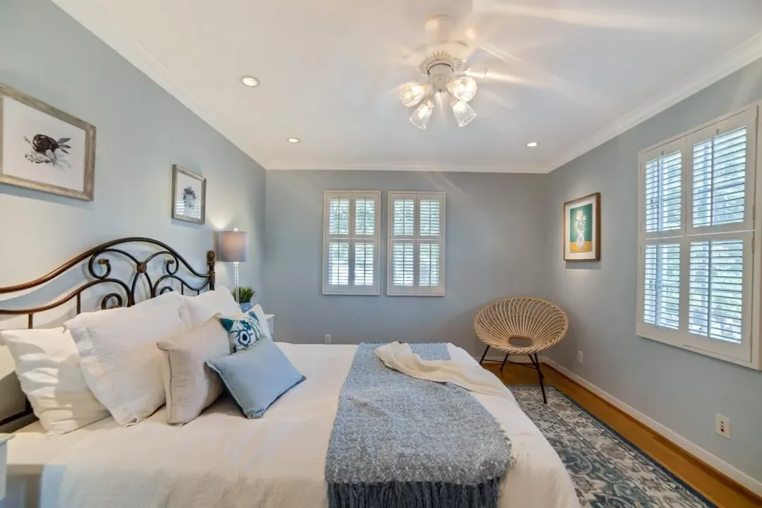 1842 University Ave 016.webp