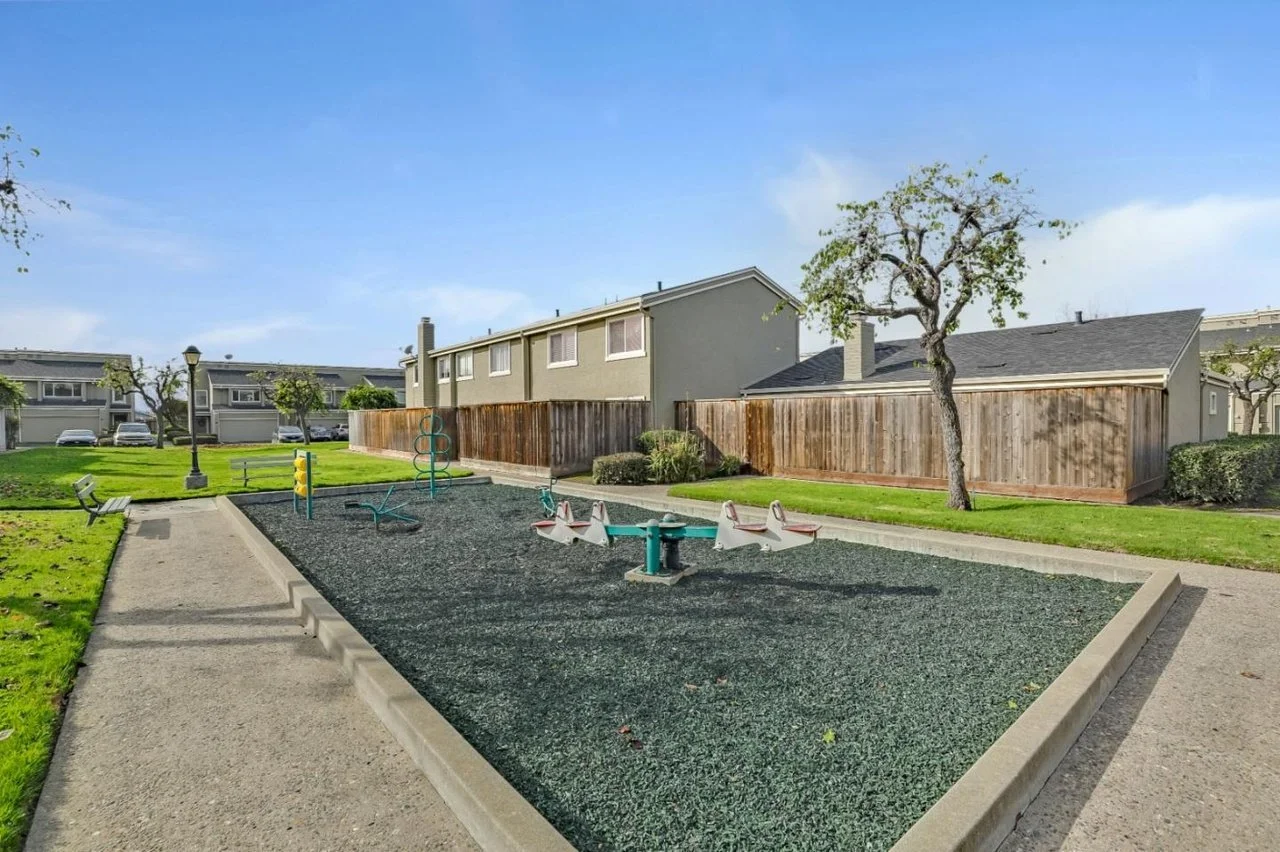 345 Coleridge Dr #93 042.jpg