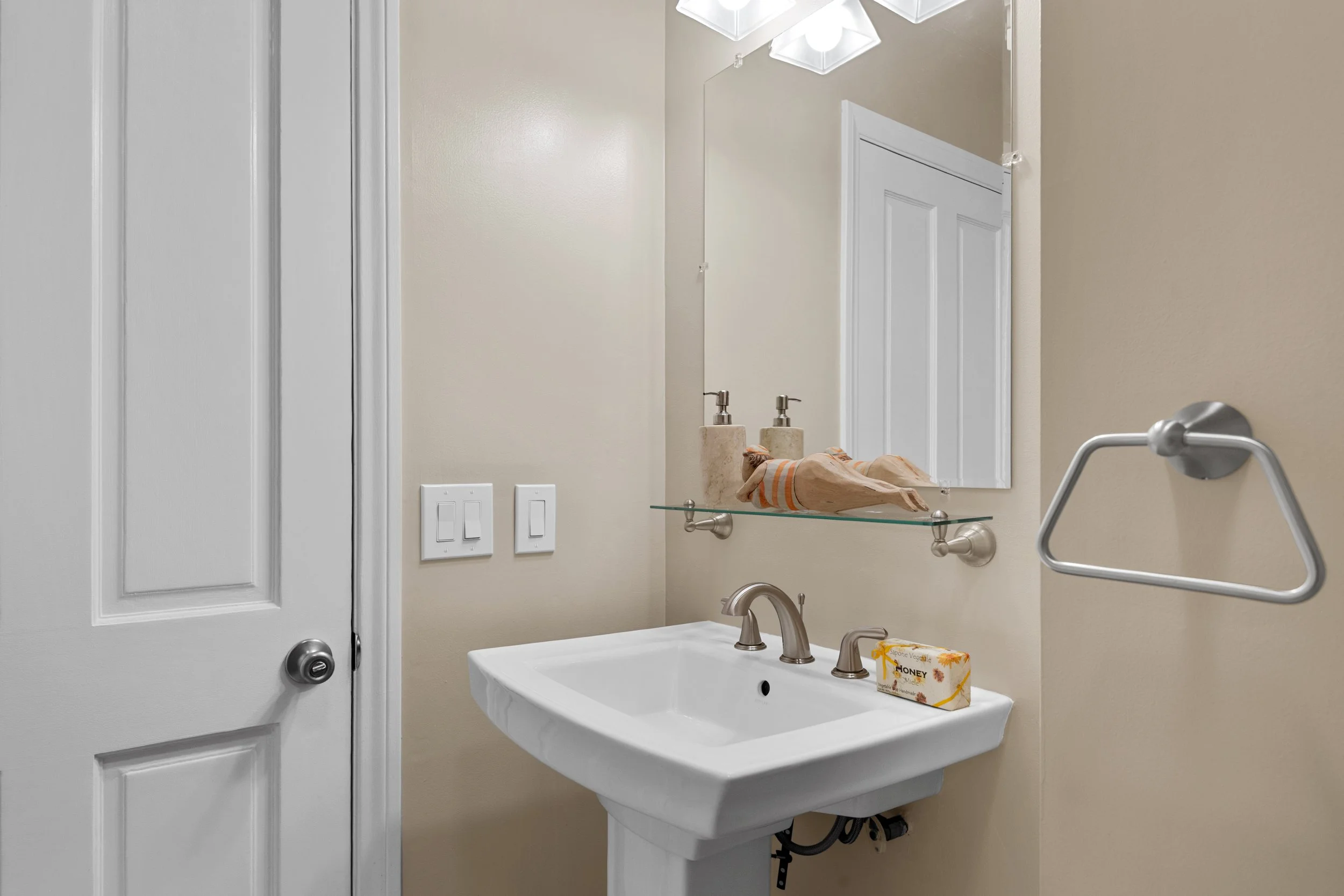 340 Santa Inez Way bath 4 copy.jpg