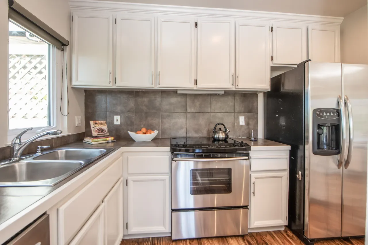 109 Headlands Ct 008.webp