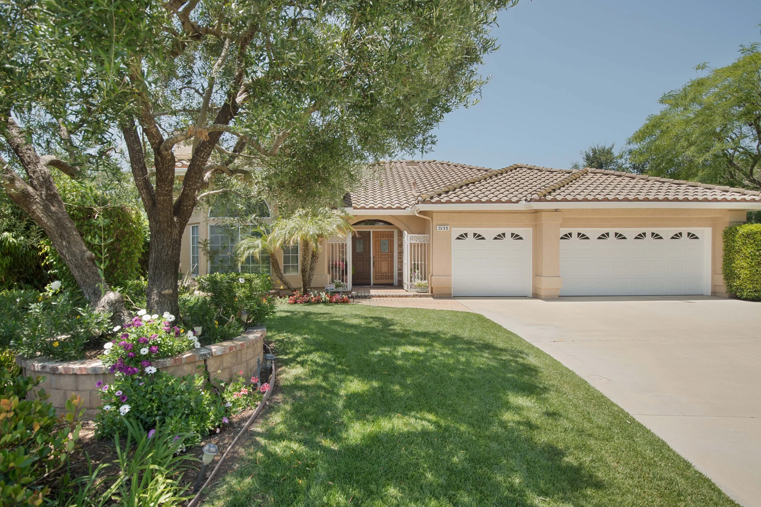 511 Meadowrun St front2.jpg