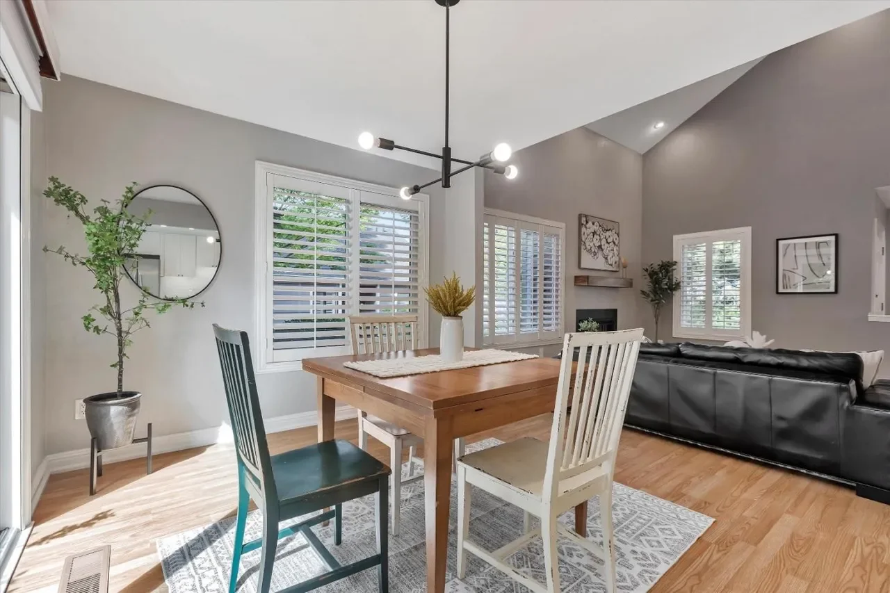 1704 Fountain Springs Cir 007.webp