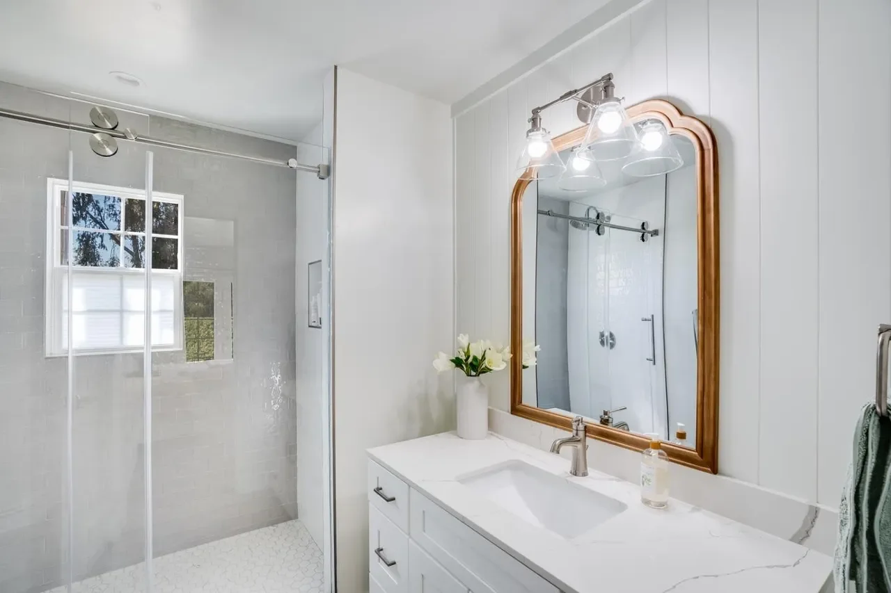 16466 Bonnie Ln 021.webp