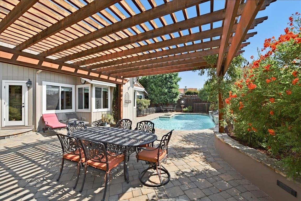 5970 Thorntree Dr 046.jpg