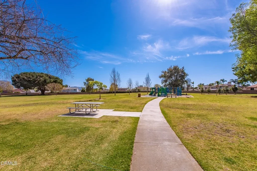 3090 Dwight Ave 034.webp