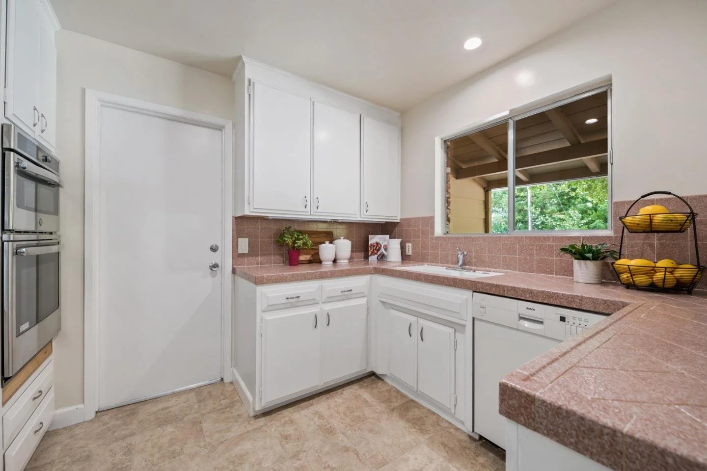 188 S Gordon Way 008.jpg