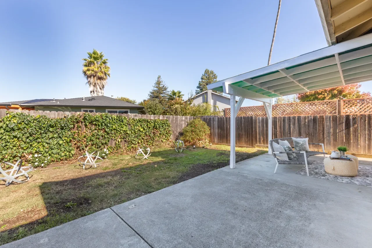 2070 Kaywoodie St 032.webp