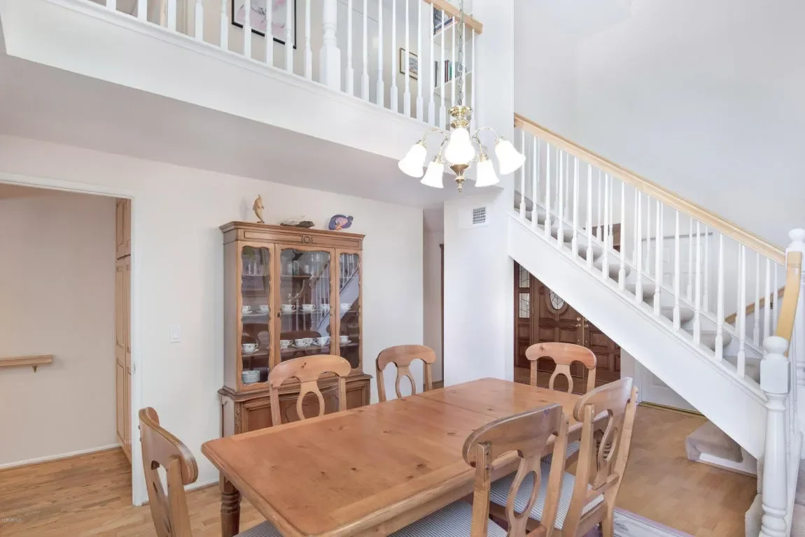 1241 Kelsford Ct 014.webp