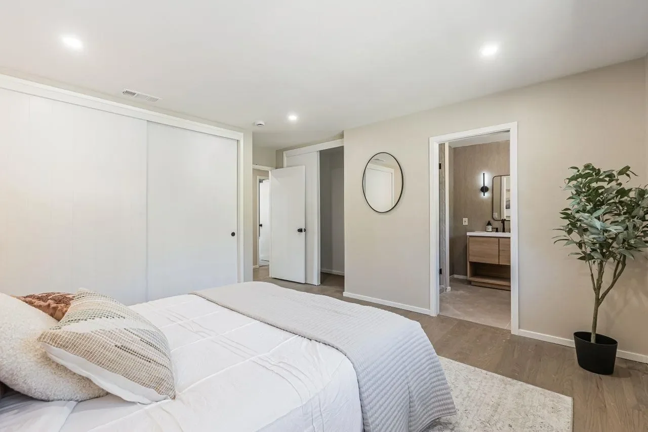 2556 Diericx Dr 032.webp