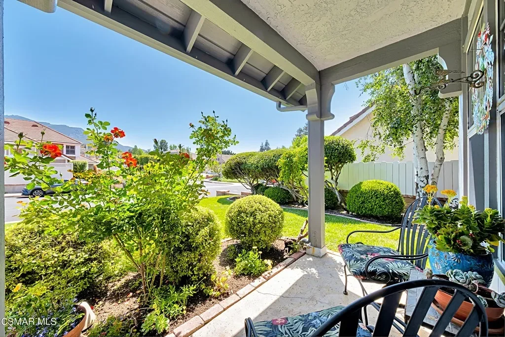 1037 Meadowcrest St 008.webp