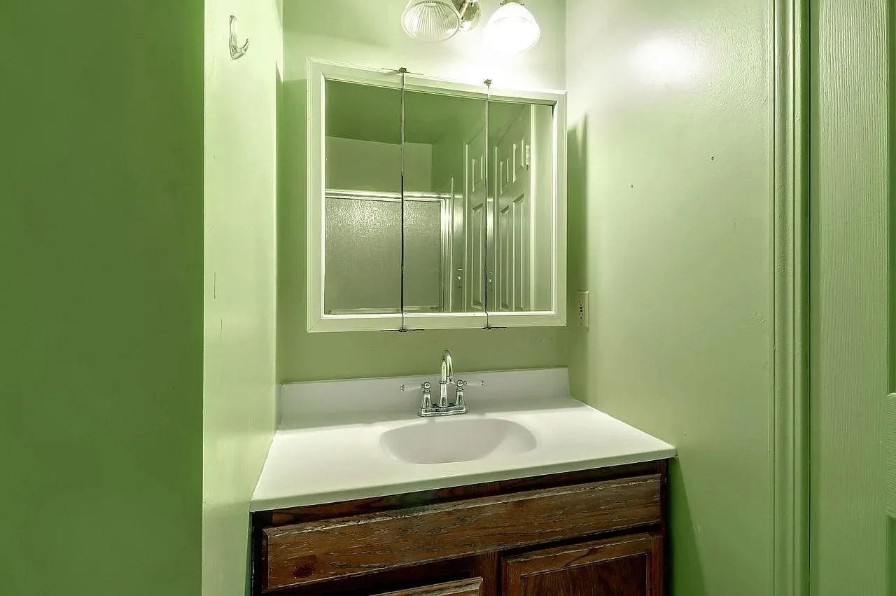 1223 Rose Ave 034.webp