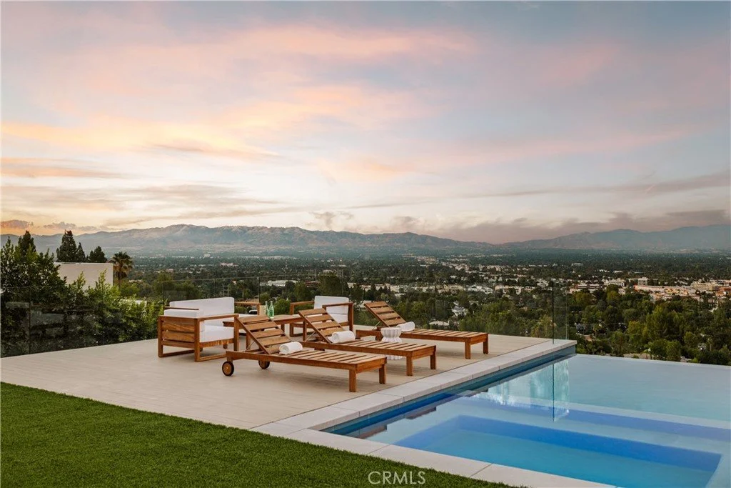 18807 Edleen Dr 050.jpg