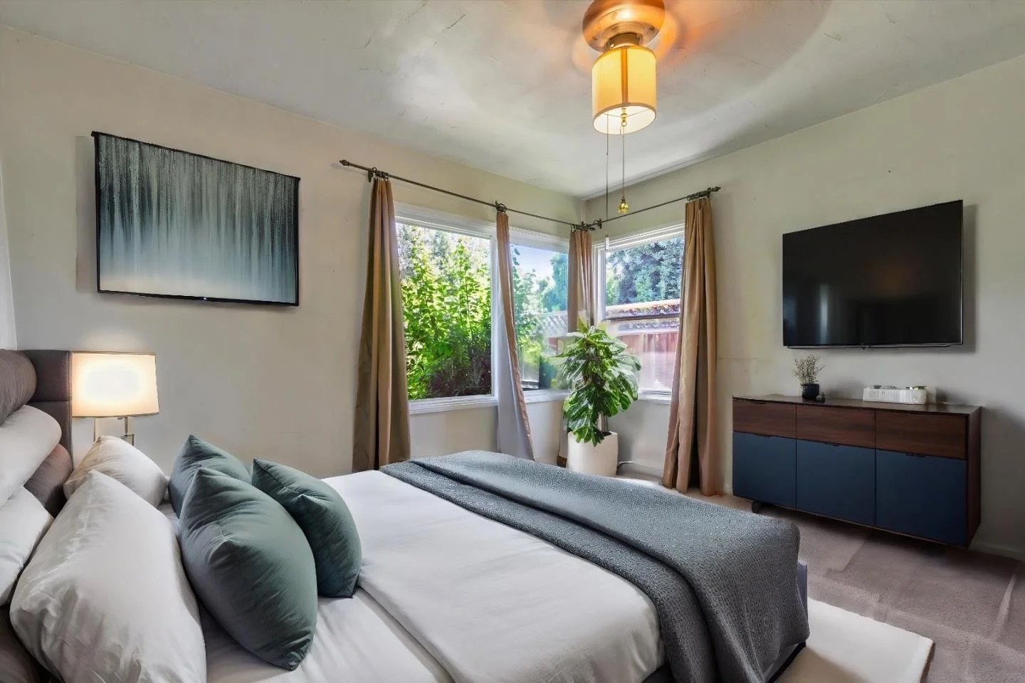 2070 Ricardo Dr 005.jpg