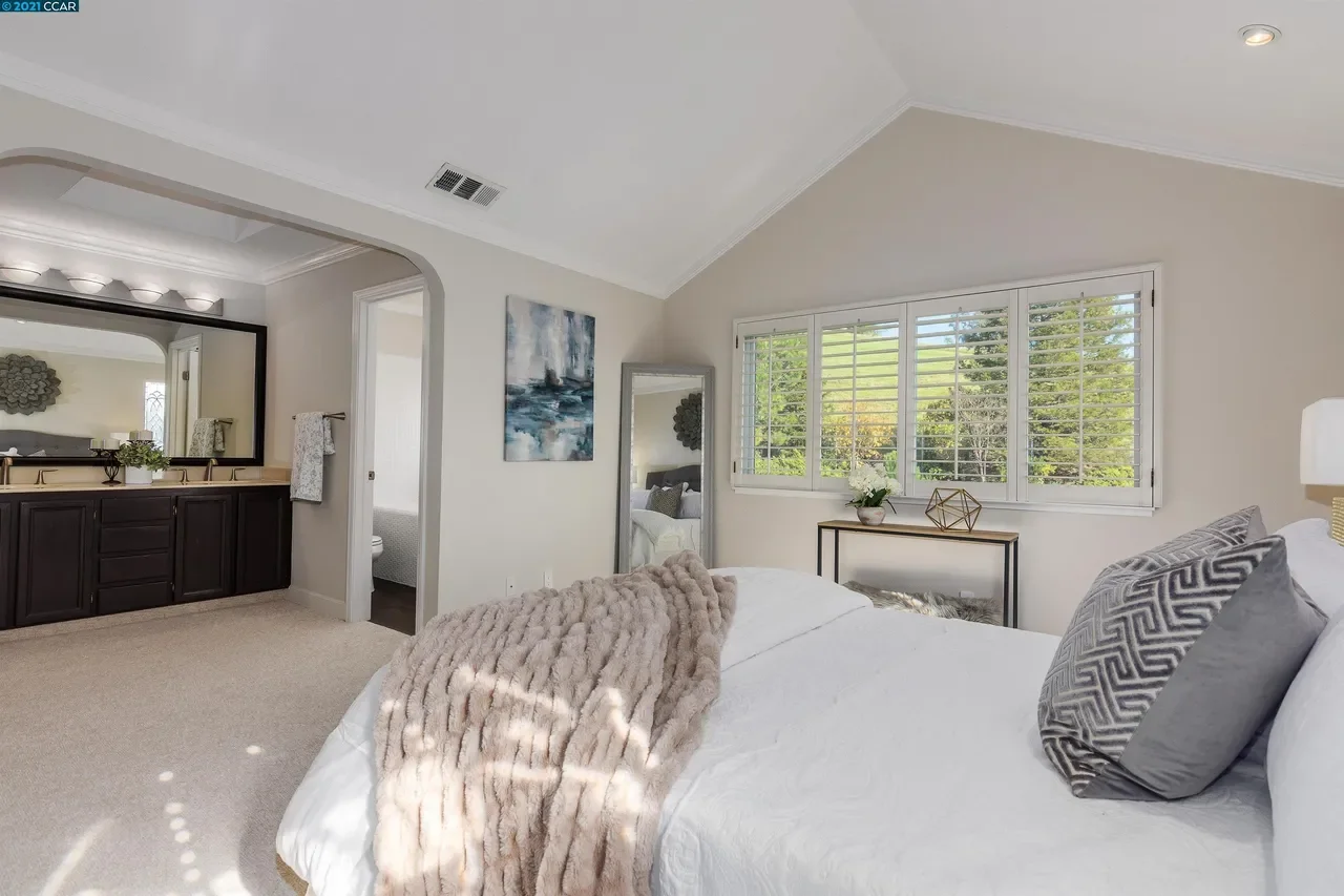 416 Saddlebrook Ln 018.webp