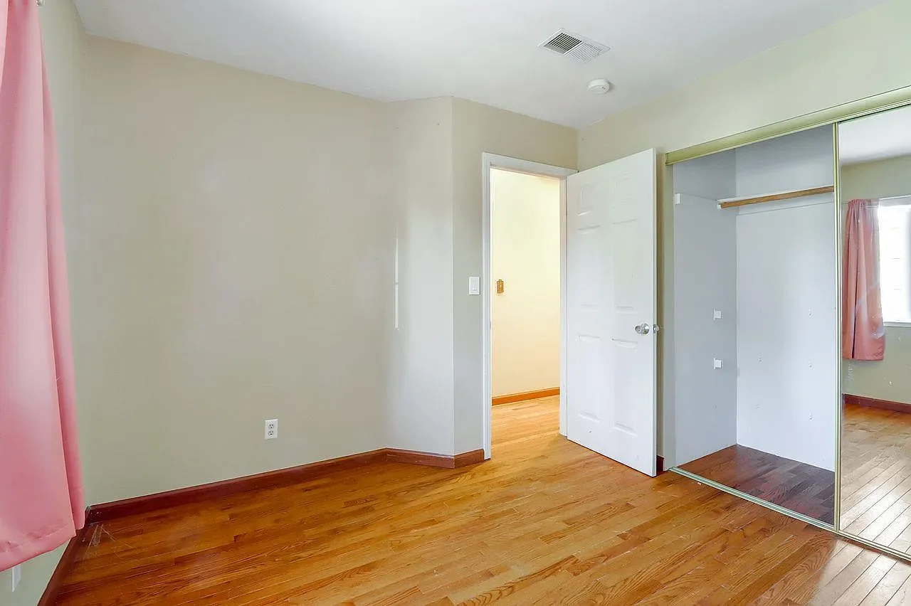 1223 Rose Ave 027.webp