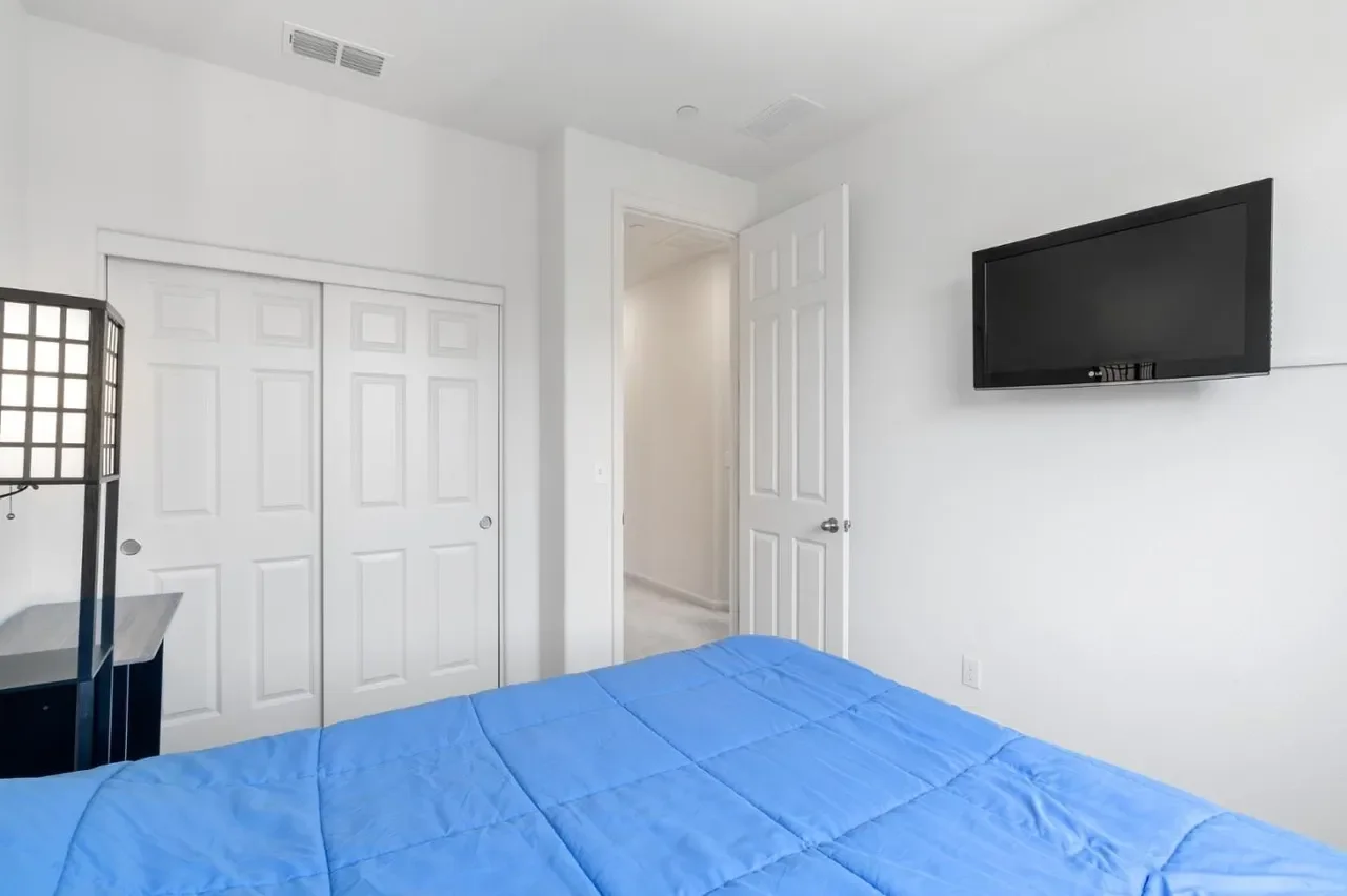 17982 Monterey St 019.webp