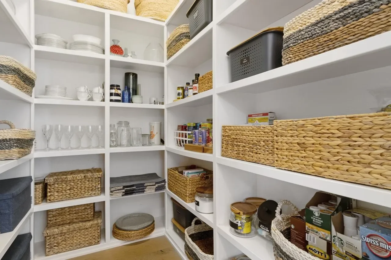 495 Coastview Dr 008.webp