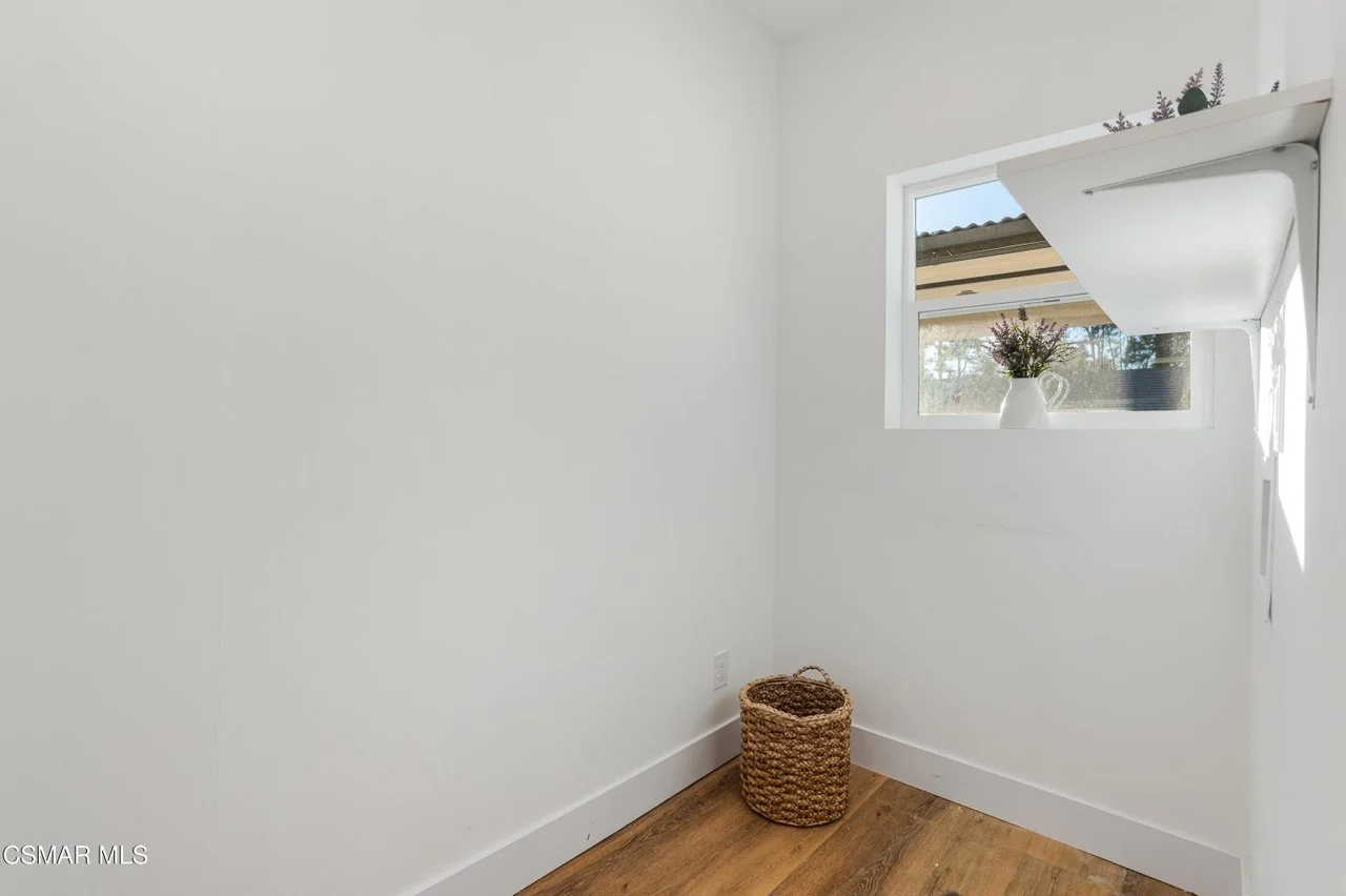 568 Bristol Ave 060.jpg