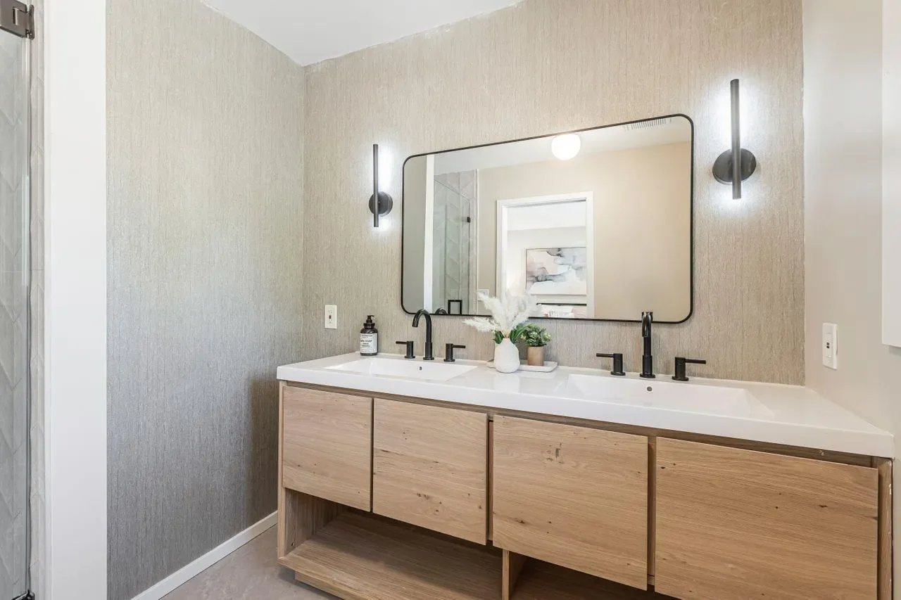 2556 Diericx Dr 033.webp