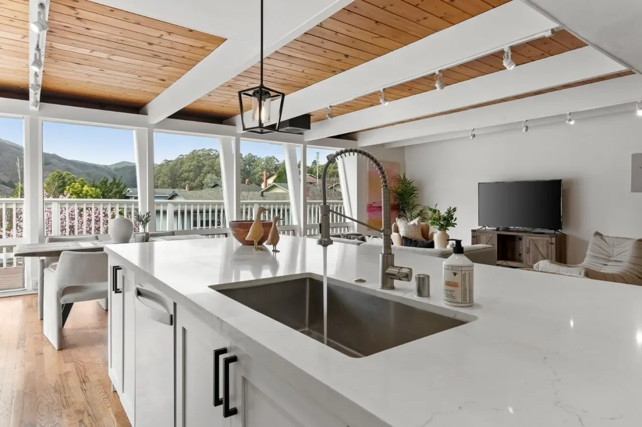 1 Sequoia Way 016.webp