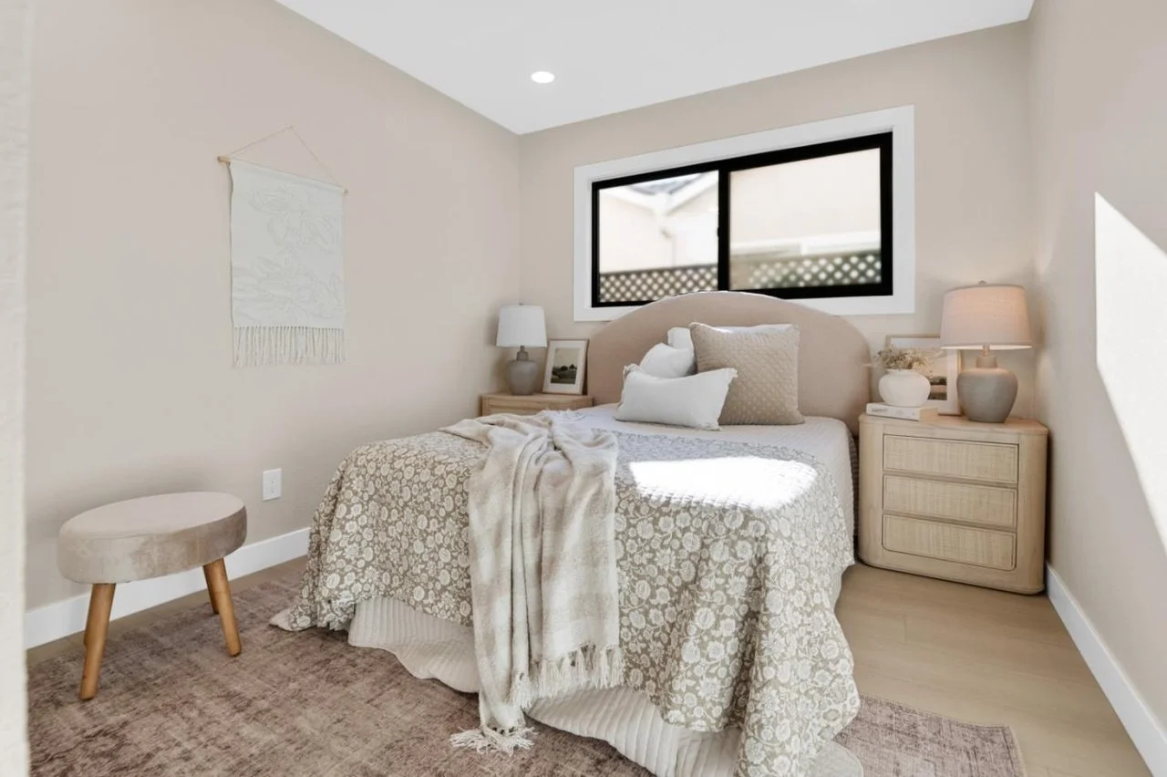 659 Meadow Creek Dr 031.jpg