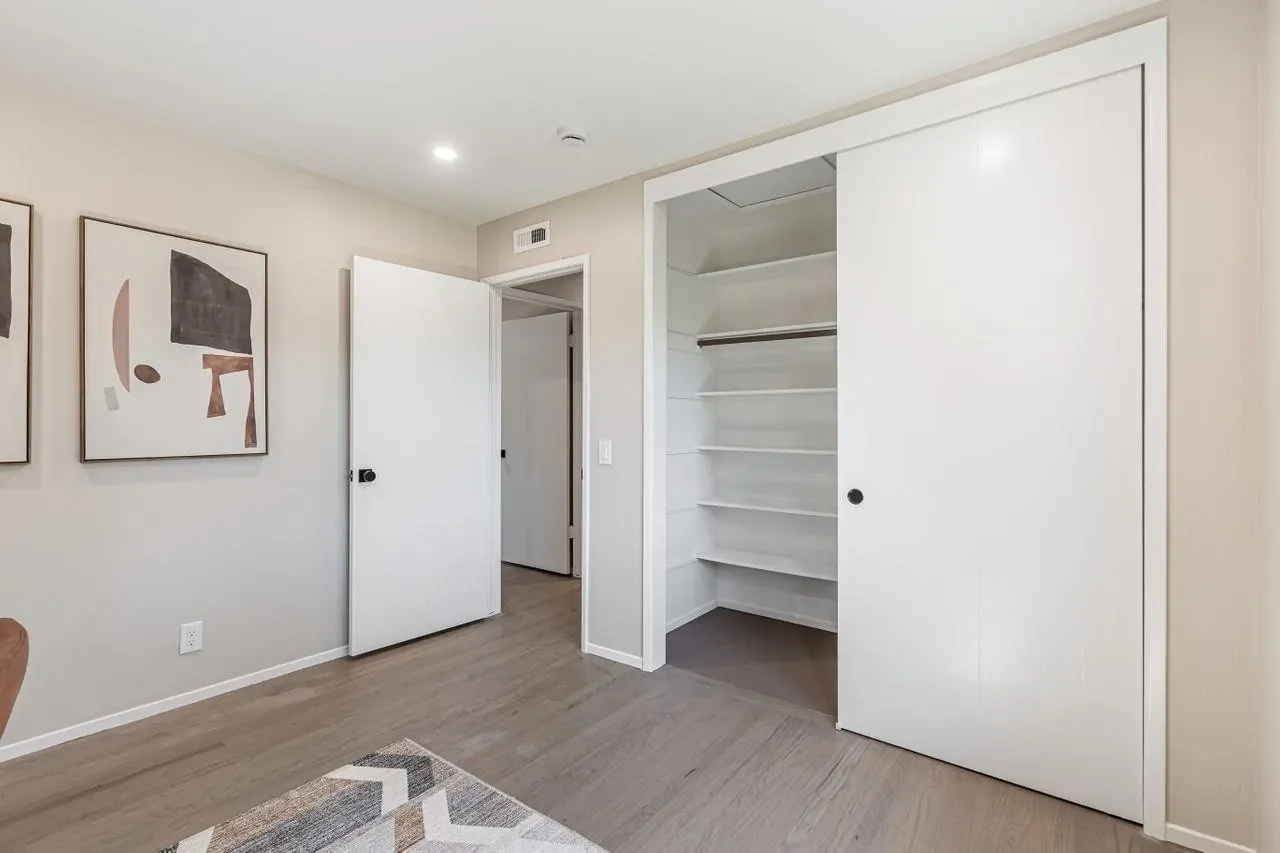 2556 Diericx Dr 024.webp