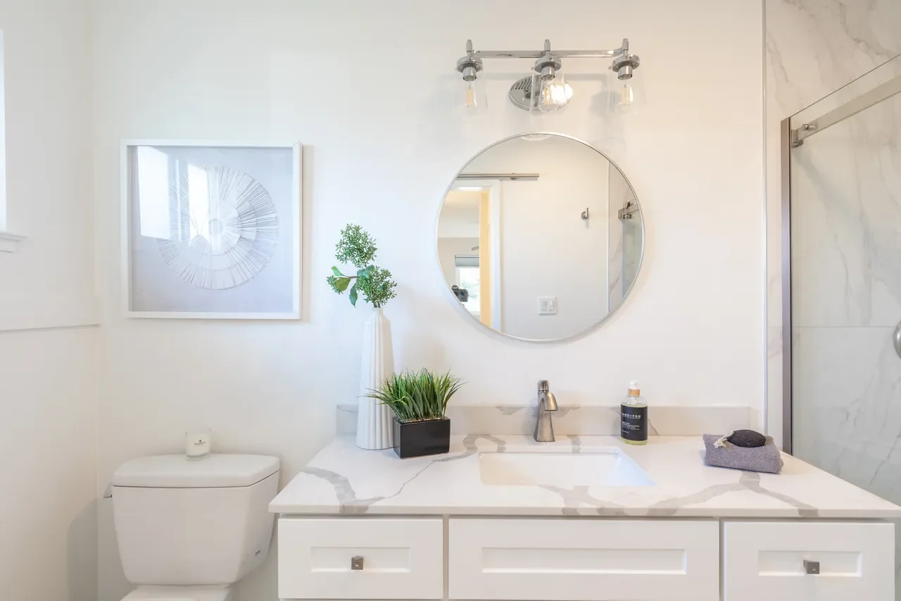 2070 Kaywoodie St 023.webp