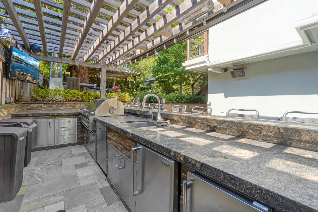 495 Coastview Dr 025.webp