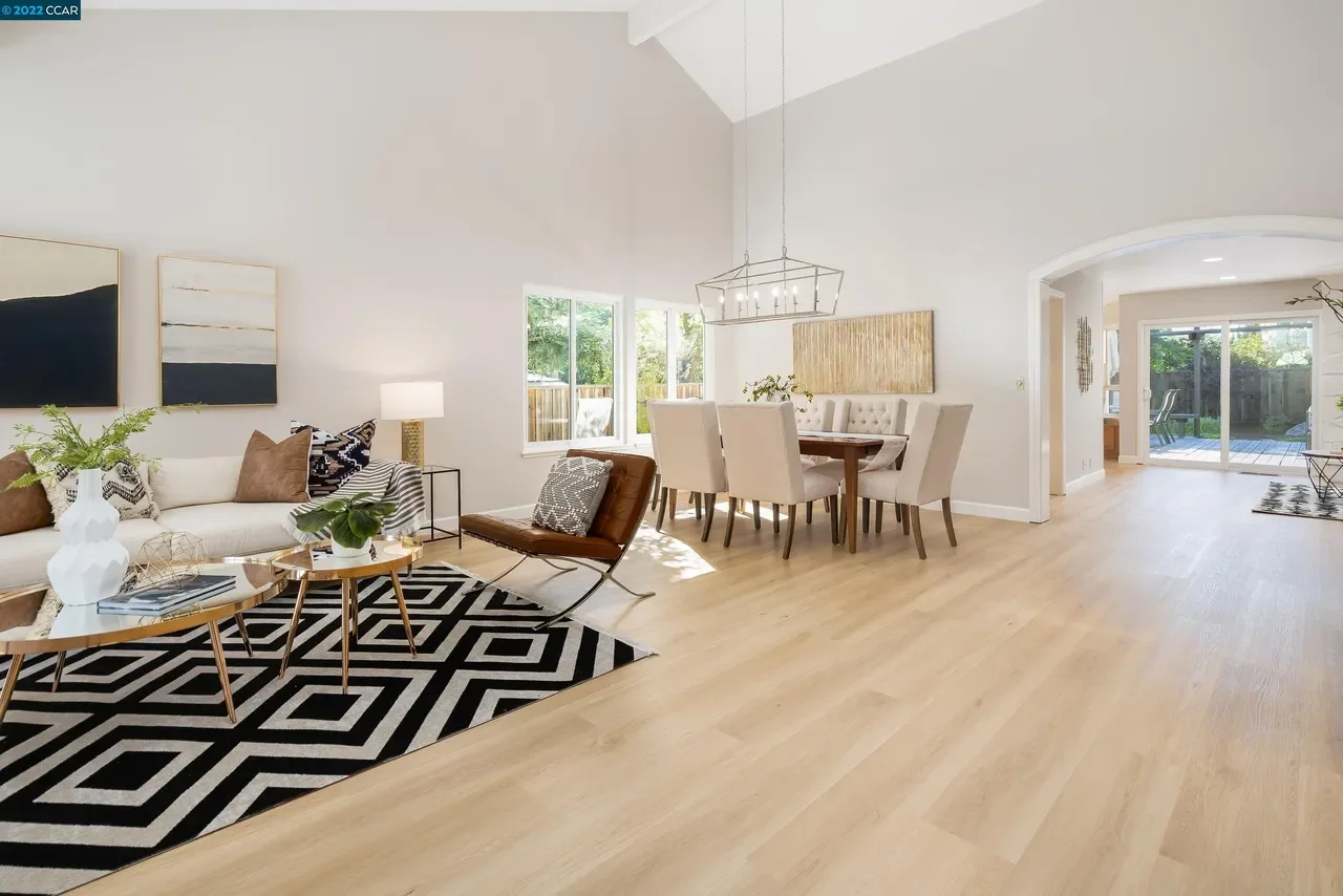 48 Longwood Ct 003.webp