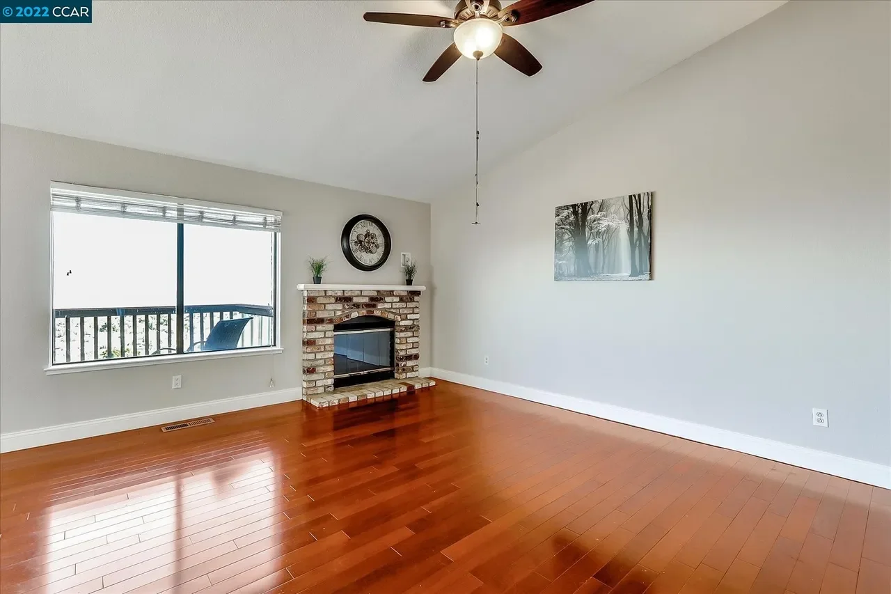 224 Manuel Ct 006.webp