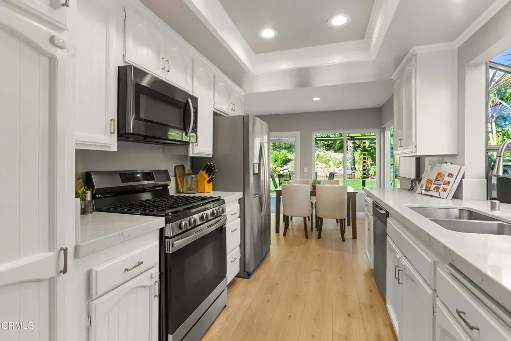 2217 Laurelwood Dr 008.webp