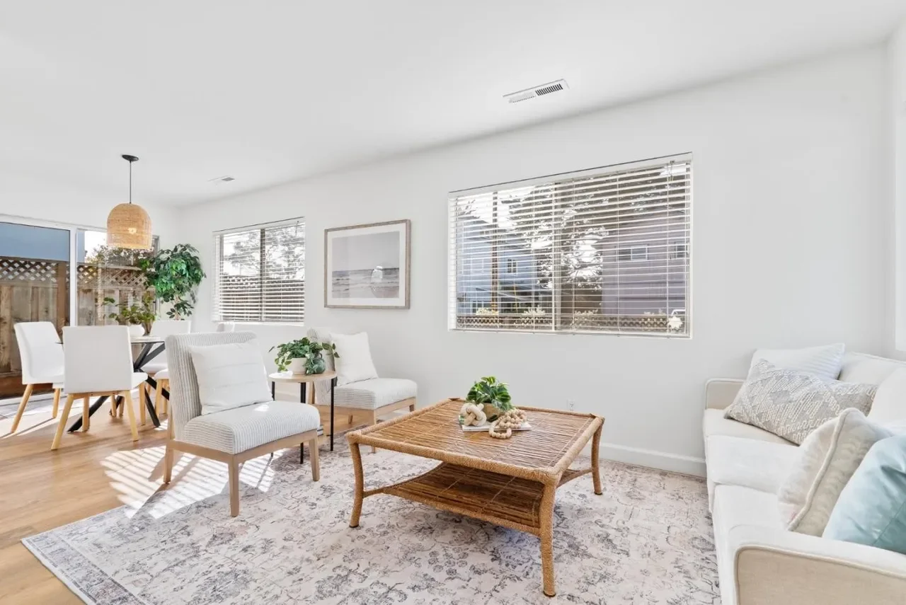 526 Harriet Ave 003.webp