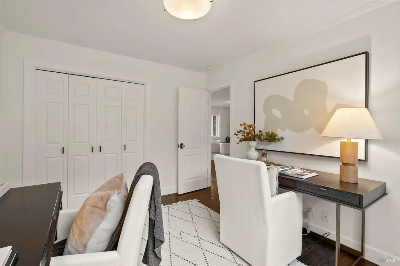 8 Nightingale Lane 016.webp