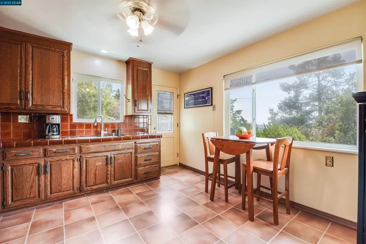 7816 Hillmont Dr 014.webp