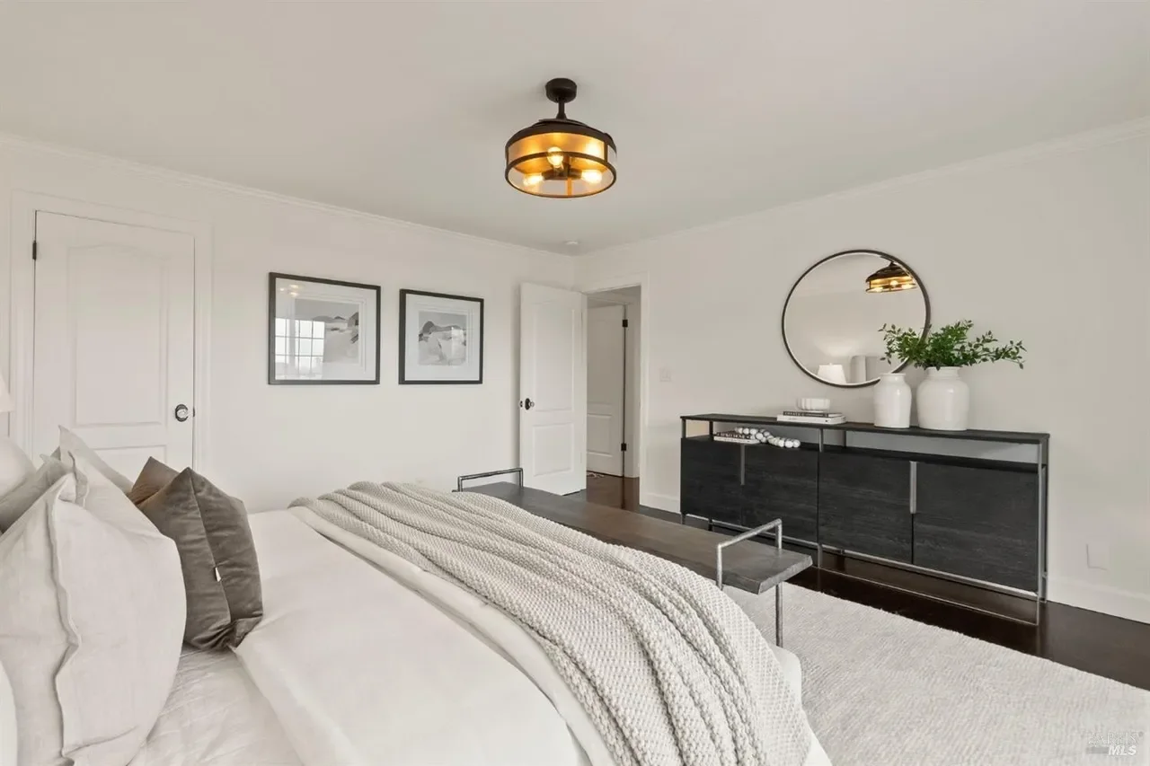 8 Nightingale Lane 029.webp