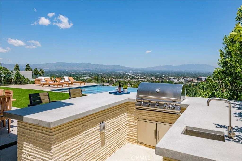 18807 Edleen Dr 047.jpg