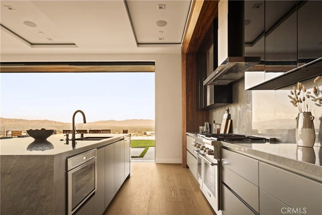 18807 Edleen Dr 017.jpg